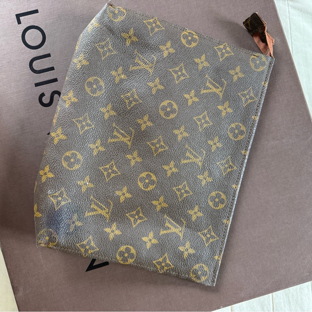 Louis Vuitton Vintage Toiletry Bag with Iconic Monogram - Needs Repair & Restore - Picture 4 of 6